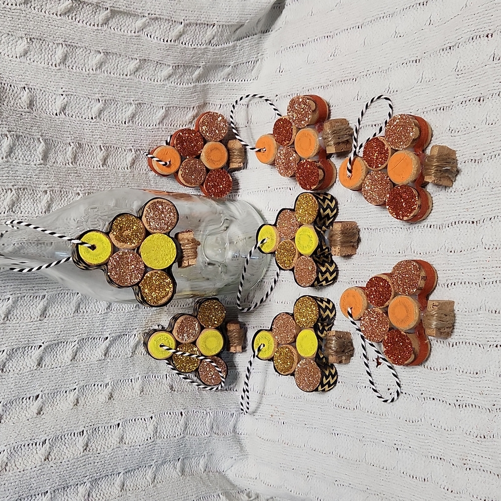 🎃Hand Crafted Wine Corks Orange & Yellow Glitter 8 PK Ornaments Trees